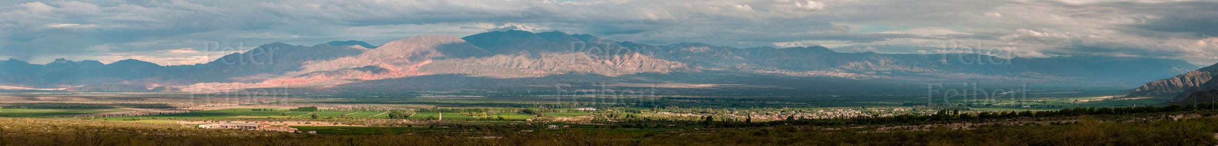 Arredores da cidade de Cafayate, no vale Calchaquí, Salta, Argentina.