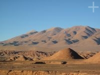 Cerros (un paleosalar) en los alrededores de Tolar Grande, en el Altiplano (Puna) de Salta, Argentina