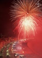 Fuegos artificiales en el Año Nuevo, Copacabana, Rio de Janeiro, Brasil