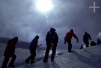 El grupo del Desafio Antonio Carrelhas 2005, glaciar Perito Moreno, Patagonia, Argentina