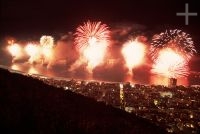 Fogos de artifício na praia de Copacabana, noite de 31 de dezembro de 2005, Rio de Janeiro, Brasil