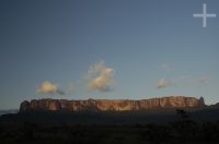 El Monte Roraima al atardecer. Gran Sabana, sur de la Venezuela.