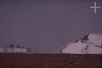 Hot air, on the Andean altiplano (high plateau), the Andes Cordillera Hot air, on the Andean altiplano (high plateau), the Andes Cordillera